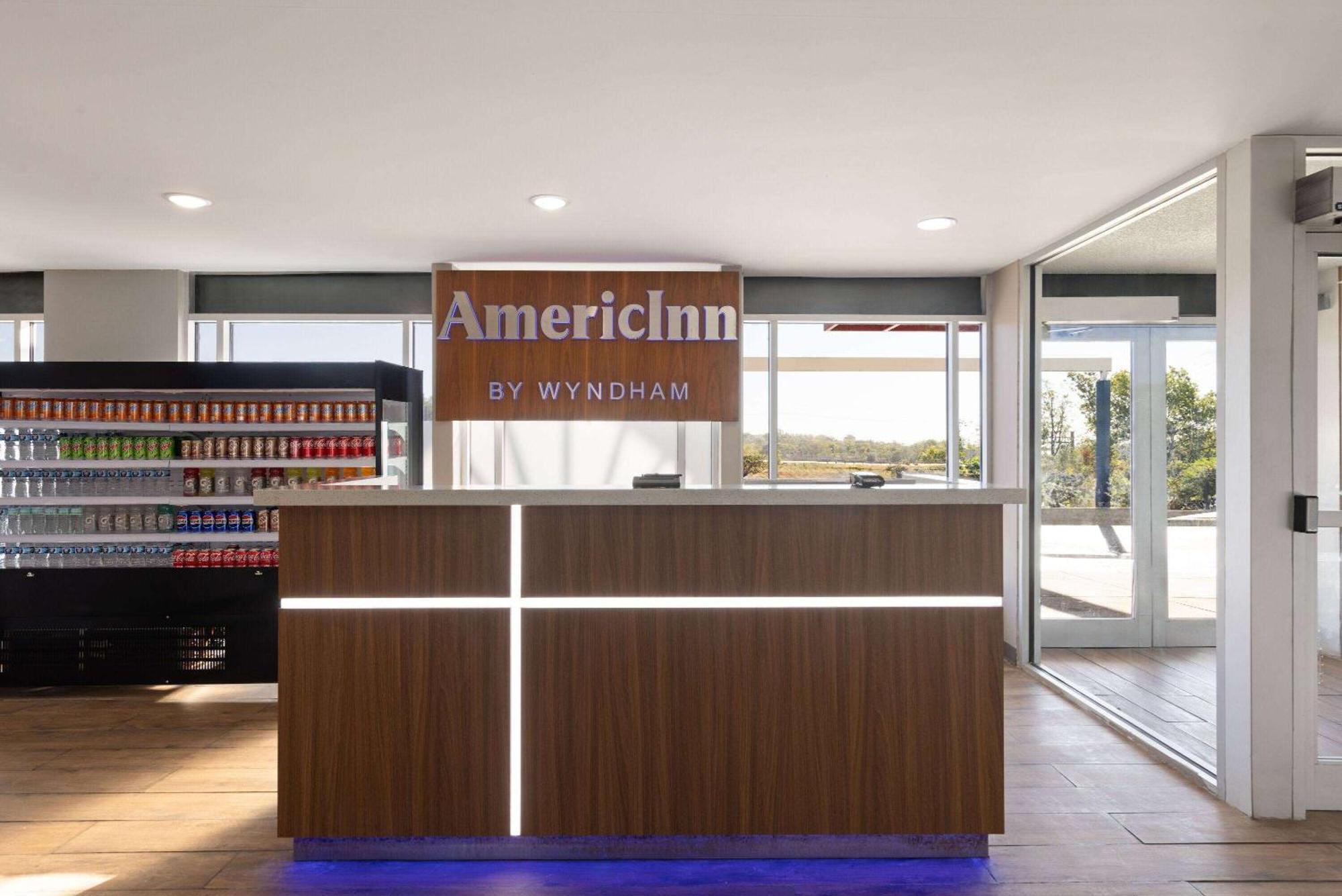 Americinn By Wyndham Omaha Near Zoo Exterior photo