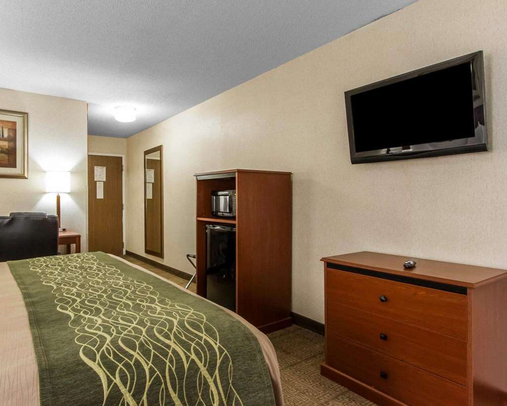 Americinn By Wyndham Omaha Near Zoo Room photo